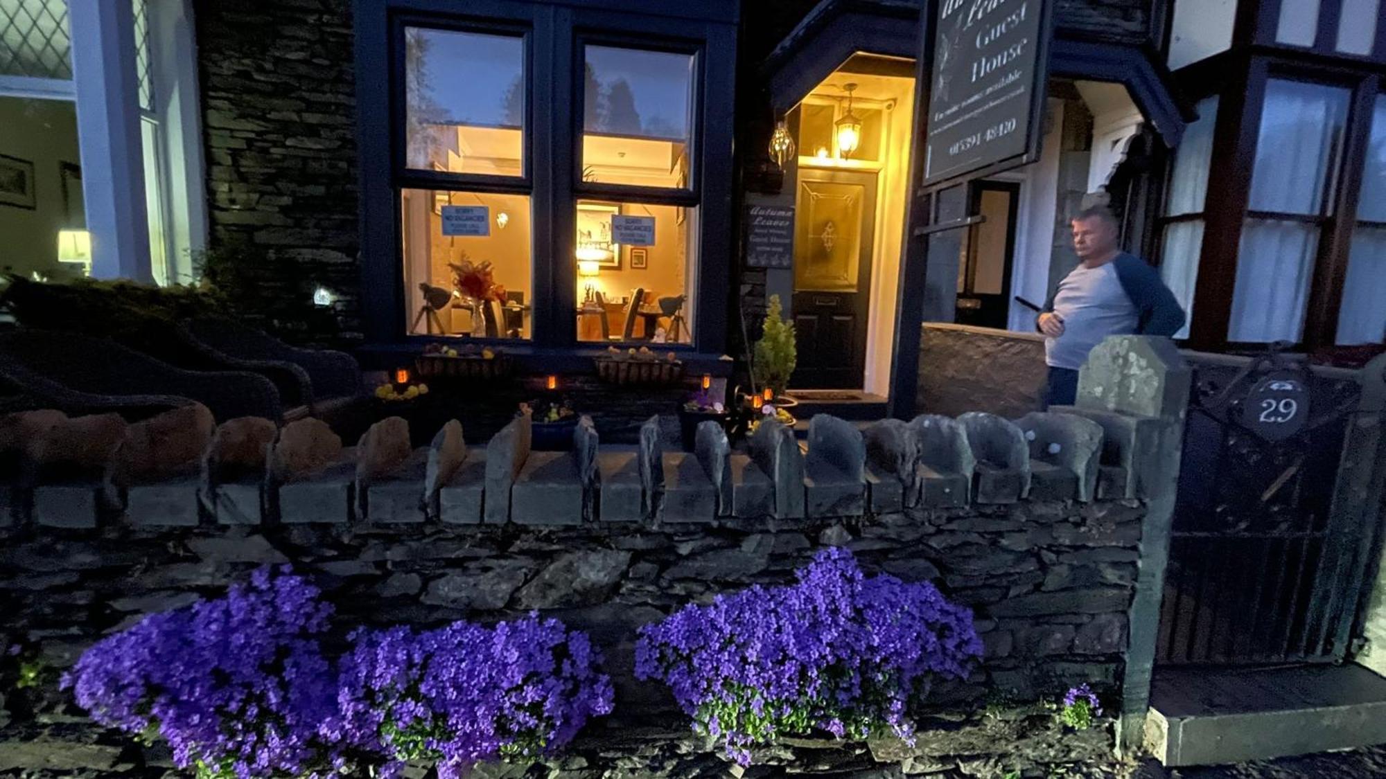 Autumn Leaves Guest House Уиндермер Екстериор снимка